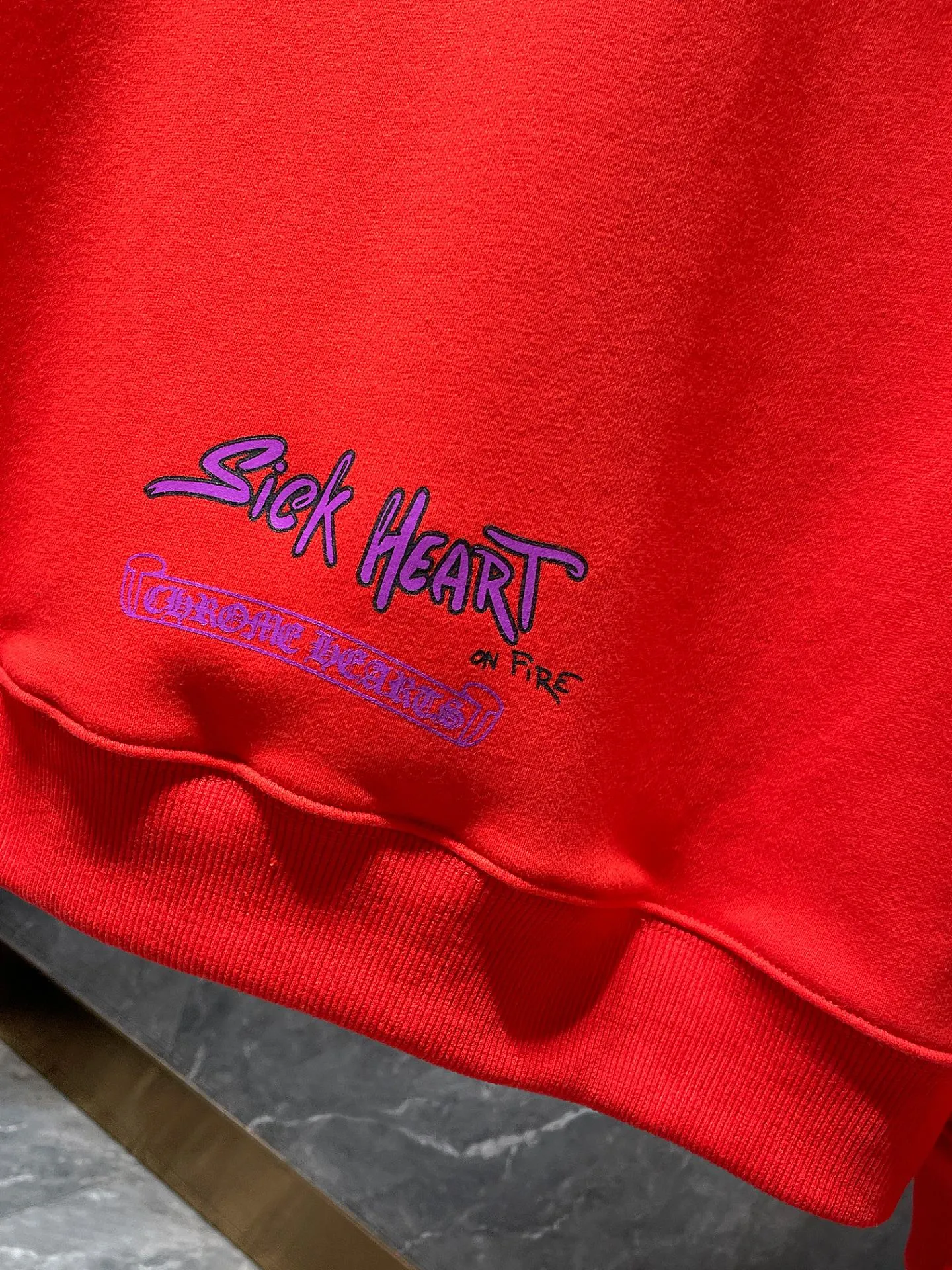 P246 Chrome Hearts Autumn and Winter 2025 simultaneous sale at counters ❤️ Chrome Hearts Mattyboy graffiti flame love limited edition sweatshirt Imported environmentally friendly glue printing and dyeing Improved customized version of 1:1 high-gram weight high-quality fabric Recommended color: Customized red Code numbers: S, M, L, XL.
